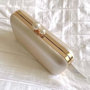 Pearl clutch bag